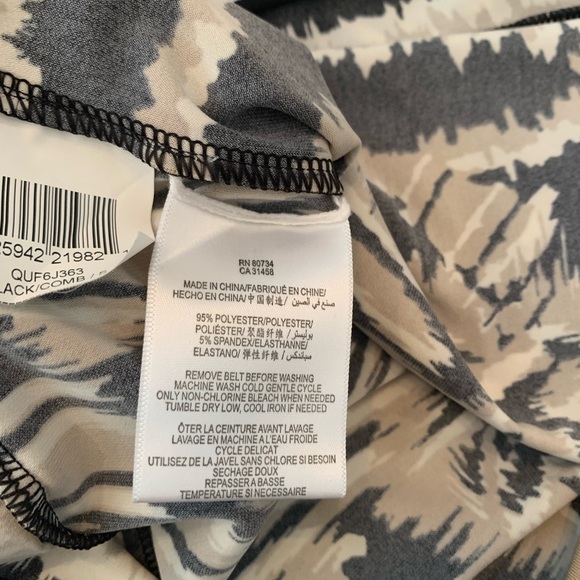 BCBG MaxAzria Dress - Size Small - Worn Once - Picture 8 of 9